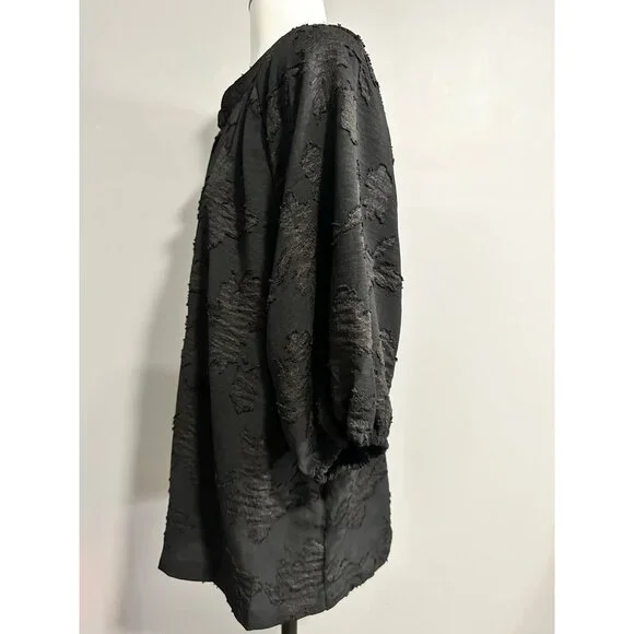 Umgee Solid Color Floral Burnout Top in Black Small - Picture 6 of 12